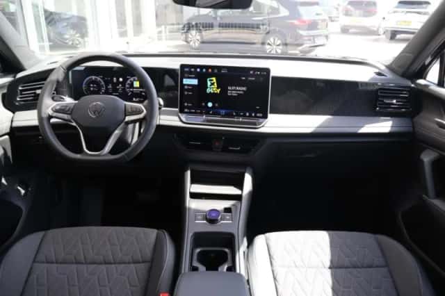Volkswagen Tiguan (2026) thumbnail 5