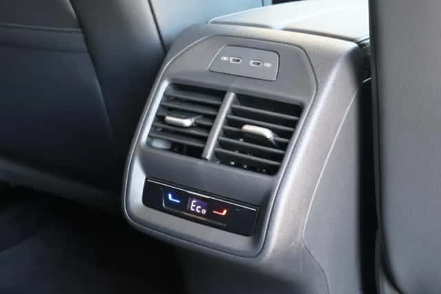 Volkswagen Passat (2025) thumbnail 21