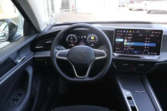Volkswagen Passat (2025) thumbnail 25