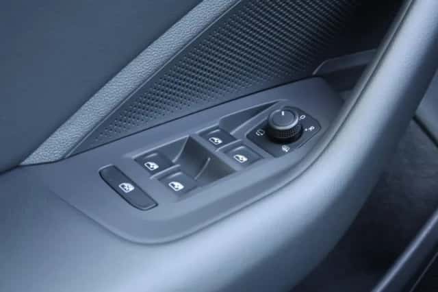 Volkswagen Passat (2025) thumbnail 34