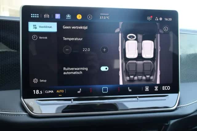 Volkswagen Passat (2025) thumbnail 38