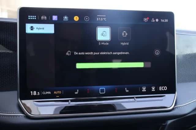 Volkswagen Passat (2025) thumbnail 40