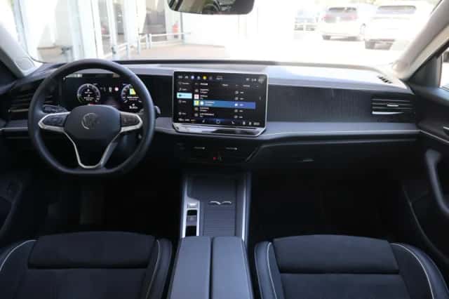 Volkswagen Passat (2025) thumbnail 5