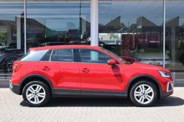 Audi Q2 (2022) thumbnail 3