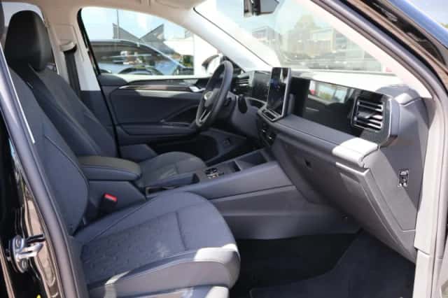 Volkswagen Tiguan (2025) thumbnail 16