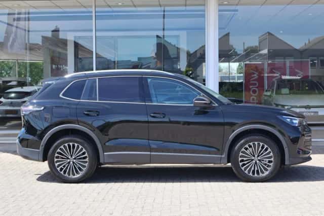 Volkswagen Tiguan (2025) thumbnail 3