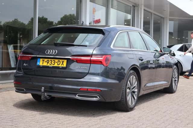 Audi A6 (2023) thumbnail 2