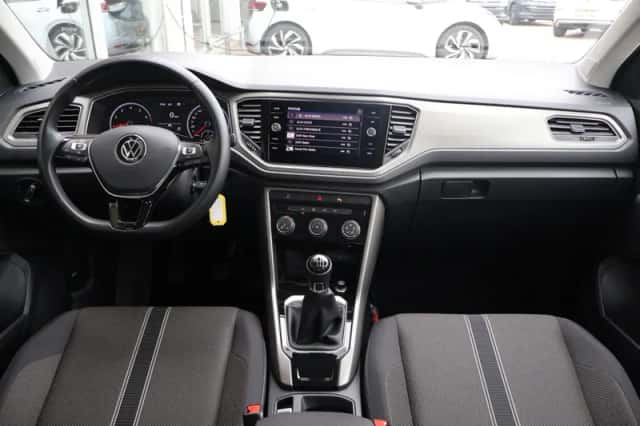 Volkswagen T-Roc (2021) thumbnail 5