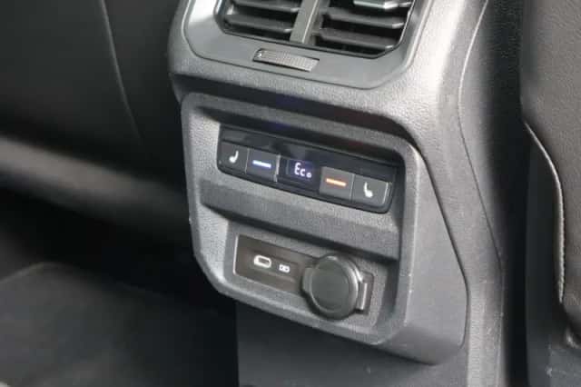 Volkswagen Tiguan (2021) thumbnail 20