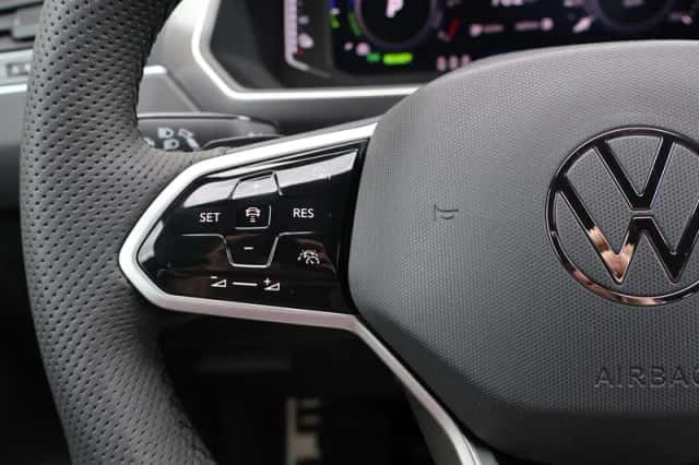 Volkswagen Tiguan (2021) thumbnail 25