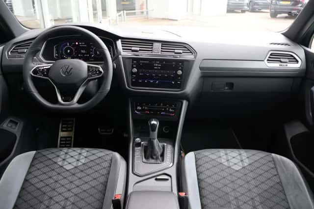 Volkswagen Tiguan (2021) thumbnail 5