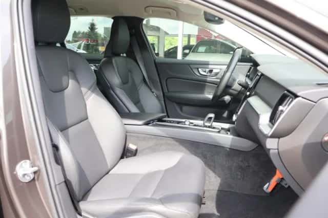 Volvo V60 (2024) thumbnail 4