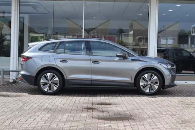 Škoda Enyaq (2022) thumbnail 3