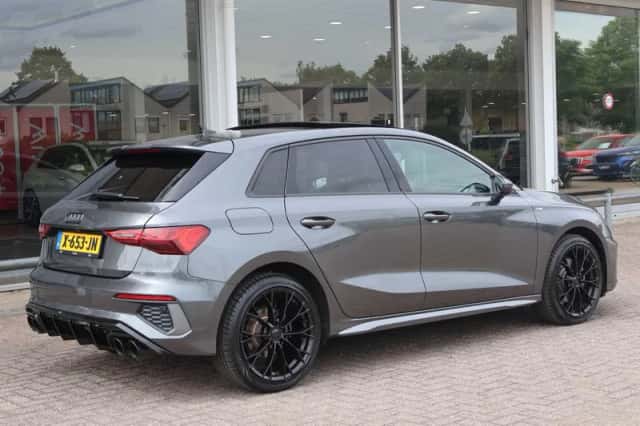 Audi A3 (2021) thumbnail 2