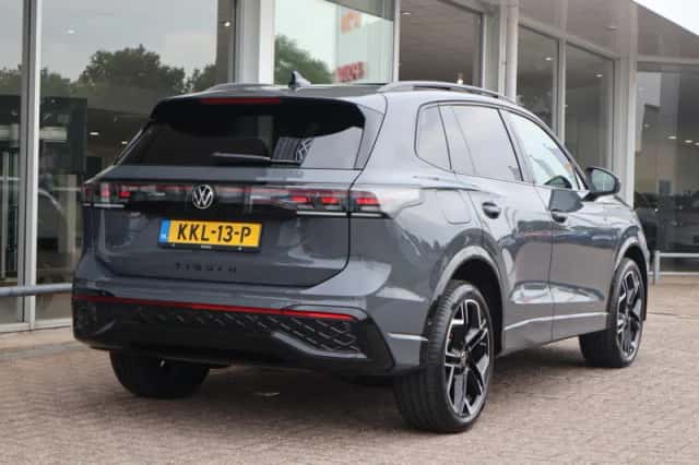 Volkswagen Tiguan (2025) thumbnail 2