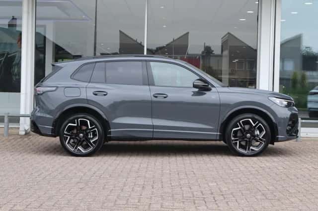 Volkswagen Tiguan (2025) thumbnail 3