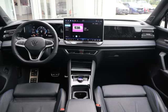 Volkswagen Tiguan (2025) thumbnail 5