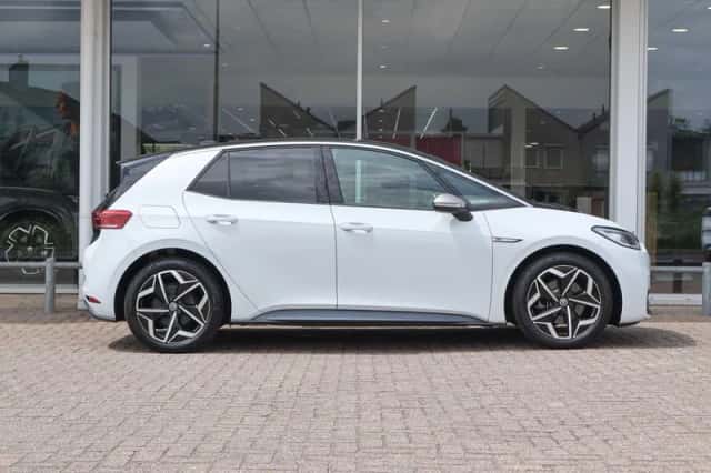 Volkswagen ID.3 (2020) thumbnail 3