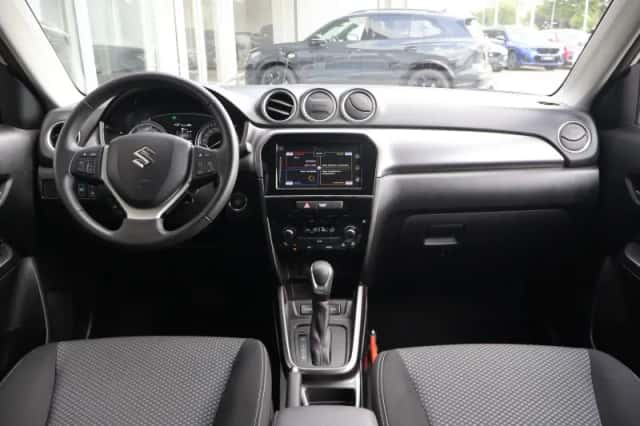 Suzuki Vitara (2023) thumbnail 5