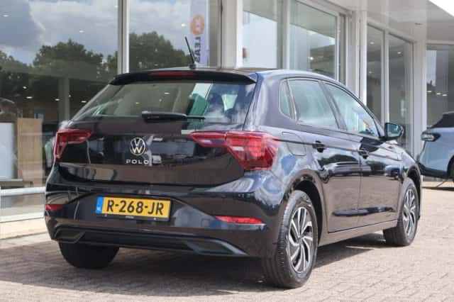 Volkswagen Polo (2022) thumbnail 2