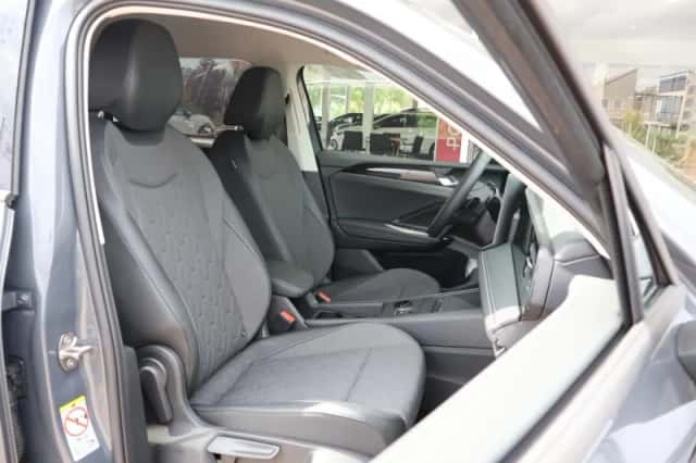 Volkswagen Tiguan (2026) thumbnail 4