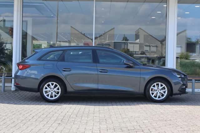 SEAT Leon Sportstourer (2023) thumbnail 3