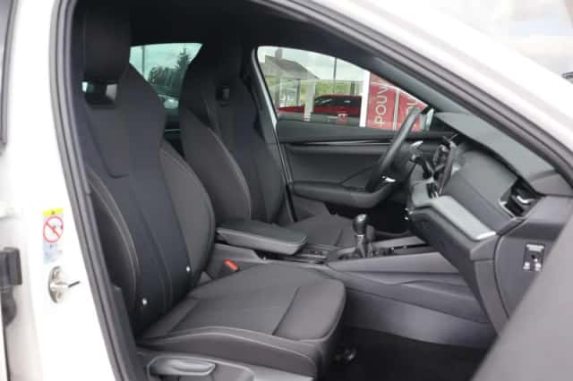 Škoda Octavia (2022) thumbnail 4