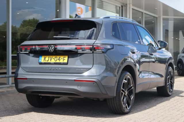 Volkswagen Tiguan (2026) thumbnail 2