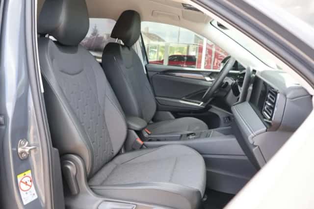 Volkswagen Tiguan (2026) thumbnail 4
