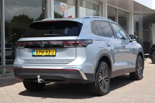 Volkswagen Tiguan (2025) thumbnail 2
