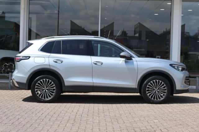 Volkswagen Tiguan (2025) thumbnail 3