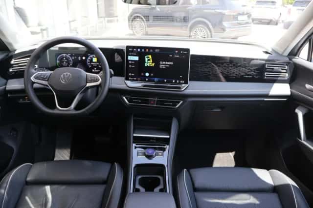 Volkswagen Tiguan (2025) thumbnail 5