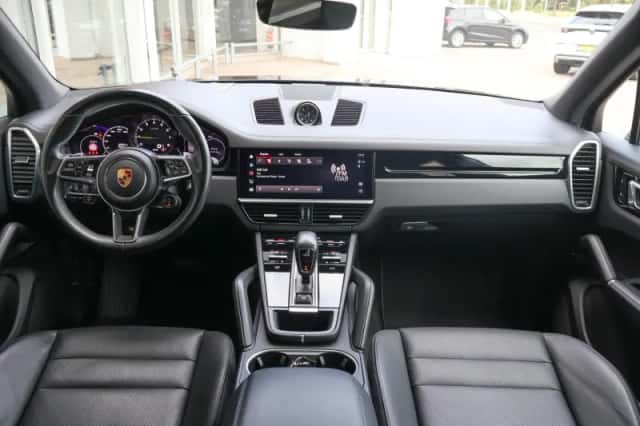 Porsche Cayenne (2021) thumbnail 5