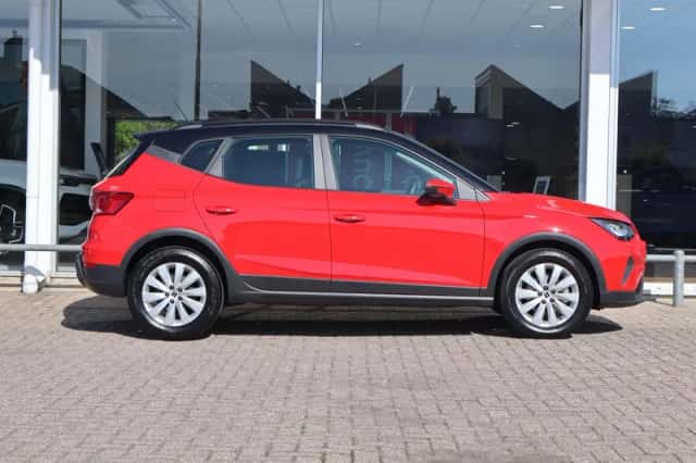 SEAT Arona (2022) thumbnail 3