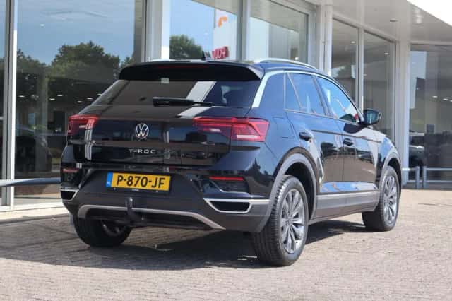 Volkswagen T-Roc (2022) thumbnail 2