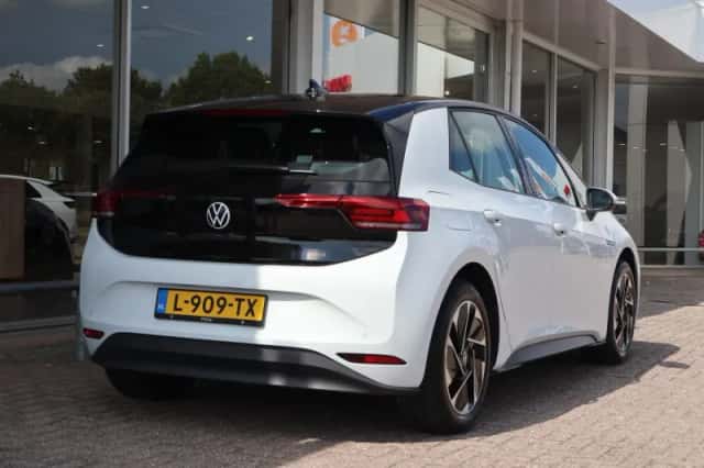Volkswagen ID.3 (2020) thumbnail 2