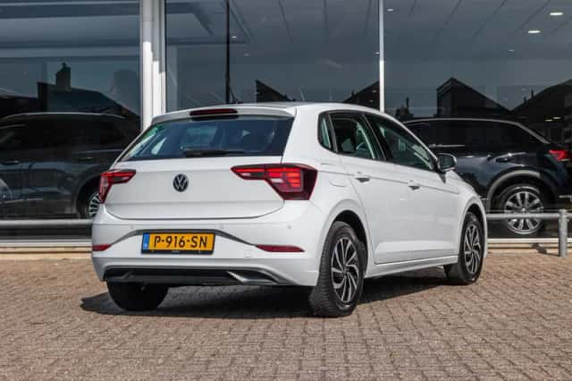Volkswagen Polo (2022) thumbnail 2