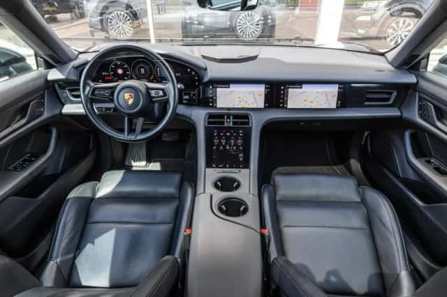 Porsche Taycan (2022) thumbnail 5