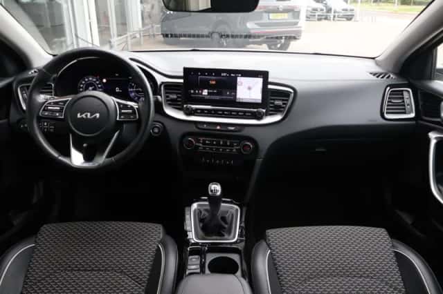 Kia Ceed Sportswagon (2024) thumbnail 5