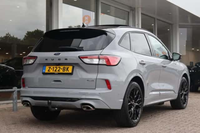 Ford Kuga (2024) thumbnail 2