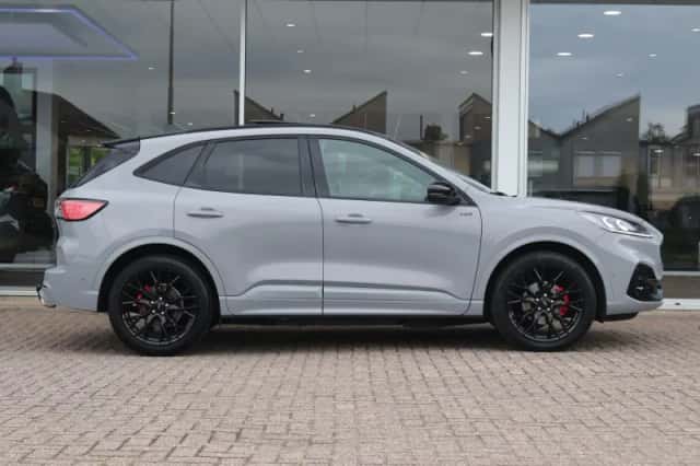 Ford Kuga (2024) thumbnail 3
