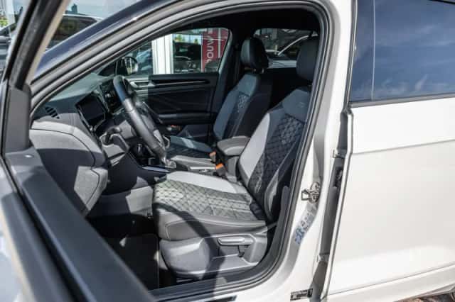 Volkswagen T-Roc (2025) thumbnail 4