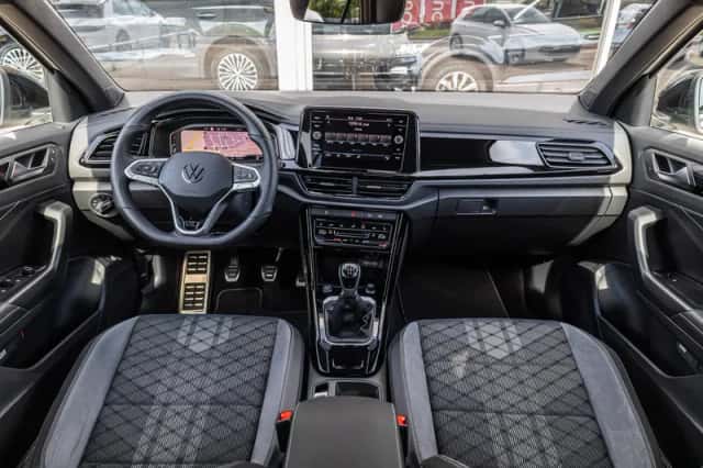 Volkswagen T-Roc (2025) thumbnail 5