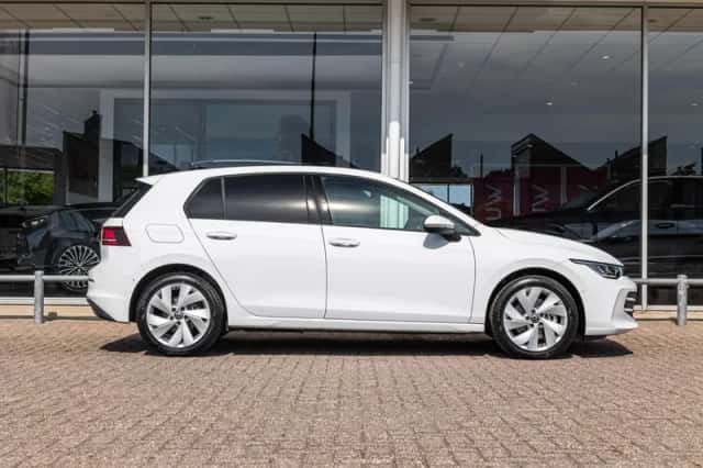 Volkswagen Golf (2026) thumbnail 3