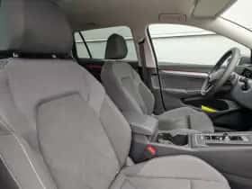 Volkswagen Golf (2024) thumbnail 13