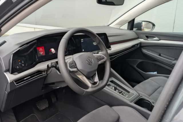 Volkswagen Golf (2024) thumbnail 18