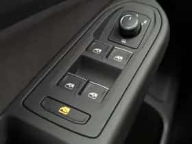 Volkswagen Golf (2024) thumbnail 19