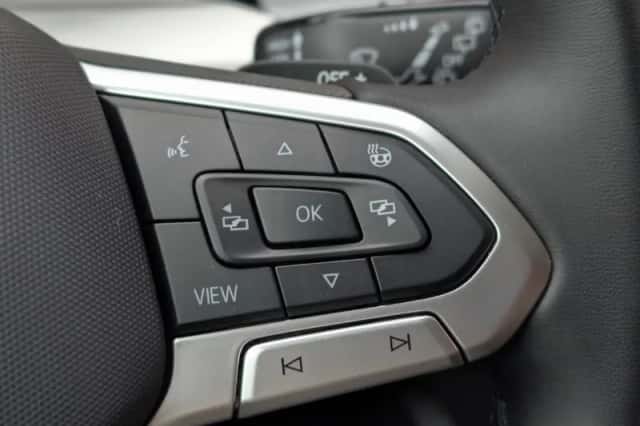Volkswagen Golf (2024) thumbnail 24