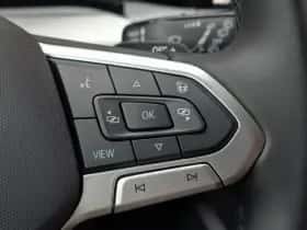 Volkswagen Golf (2024) thumbnail 24