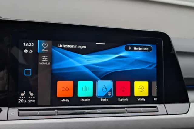 Volkswagen Golf (2024) thumbnail 32
